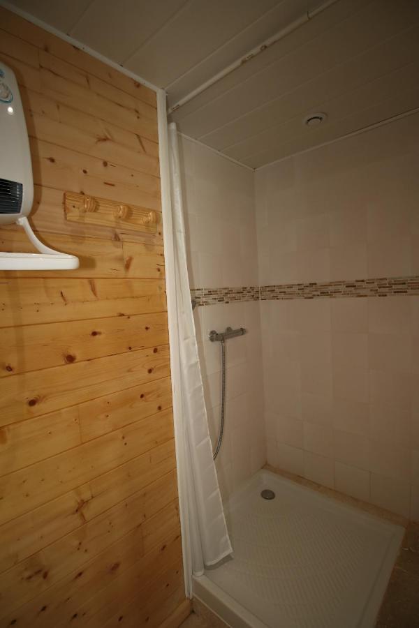 Les Epiceas Apartamento Chorges Exterior foto